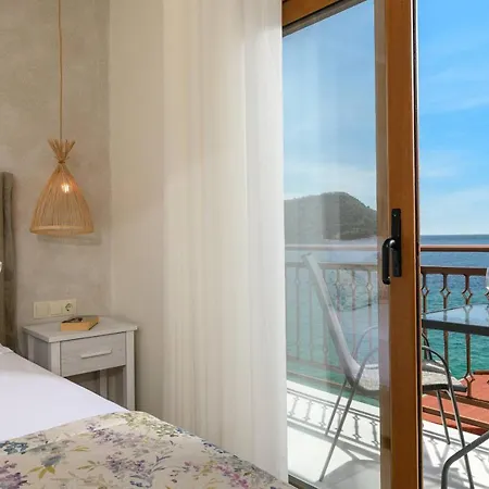 B&B Faros View 4*