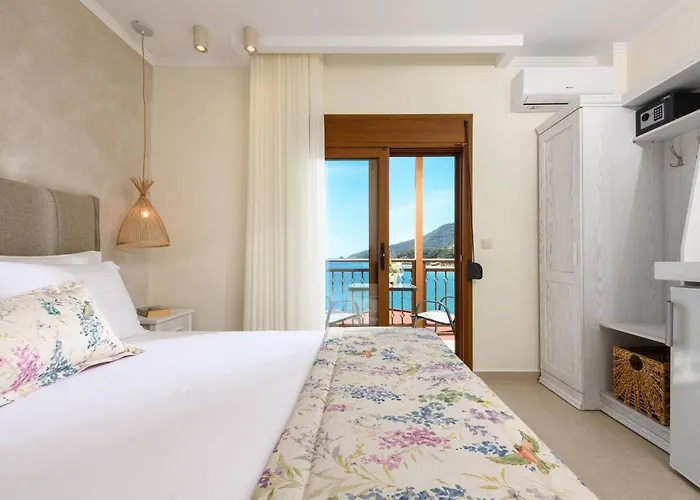 Oda ve Kahvaltı Faros View Koinira