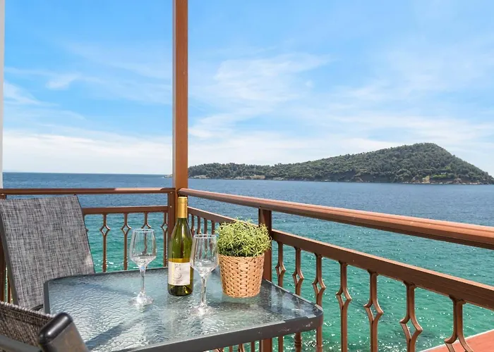 Bed and breakfast Faros View