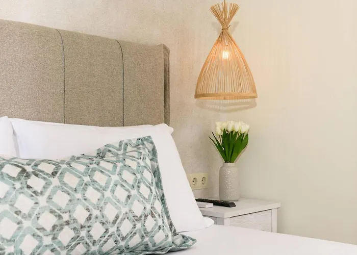 Oda ve Kahvaltı Faros View Koinira