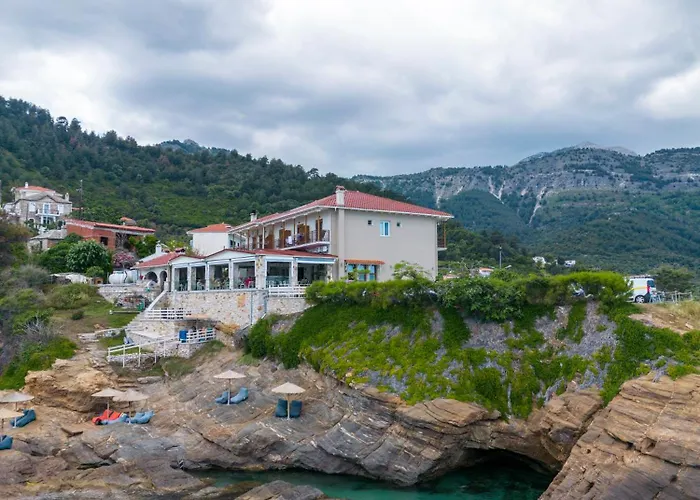 Faros View Oda ve Kahvaltı Koinira